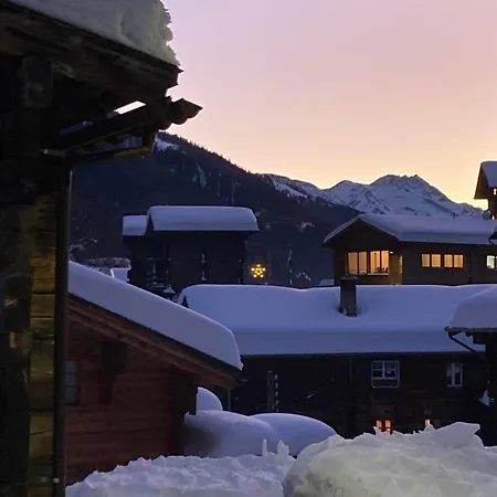 Апартаменты Uf Em Schloss Goms