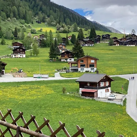 Uf Em Schloss شقة