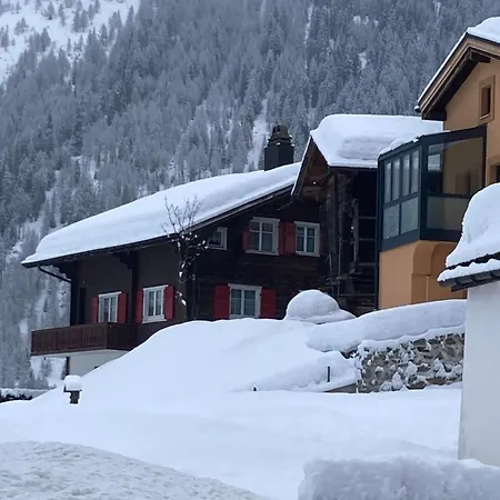 Uf Em Schloss شقة